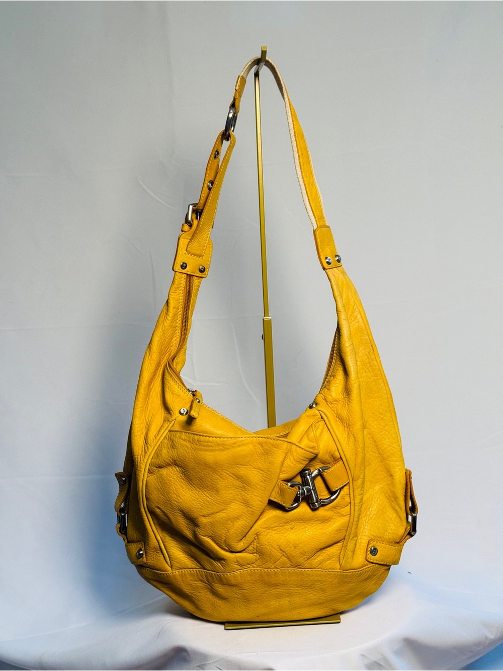 Nuovedive. Yellow Leather Hobo Shoulder Bag.  Made in Italy.